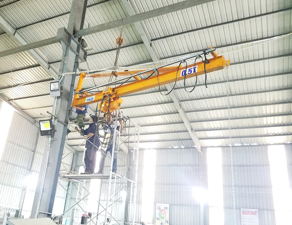 cẩu trục quay 0.5 tấn