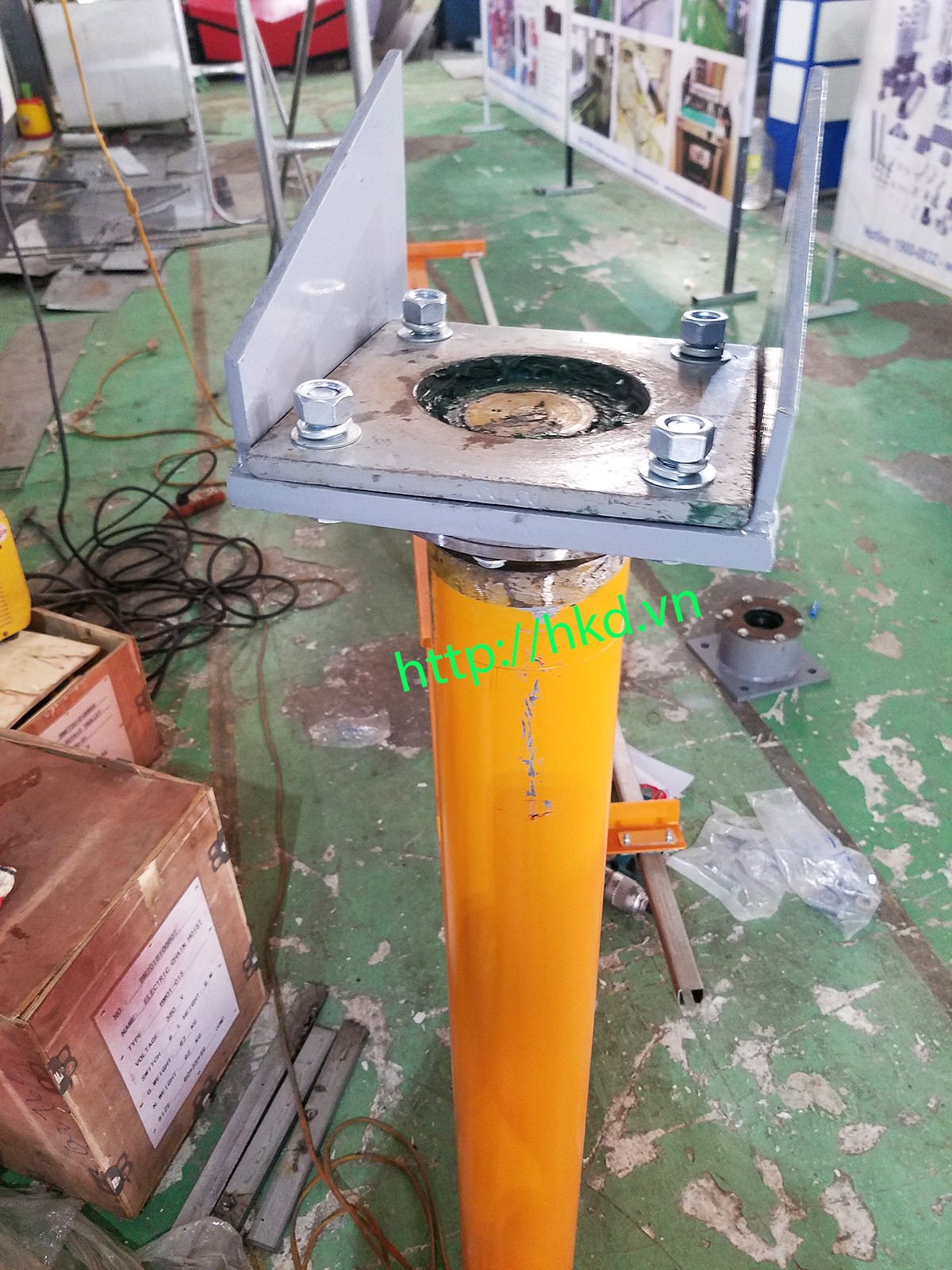 cẩu trục quay 0.5 tấn HKD
