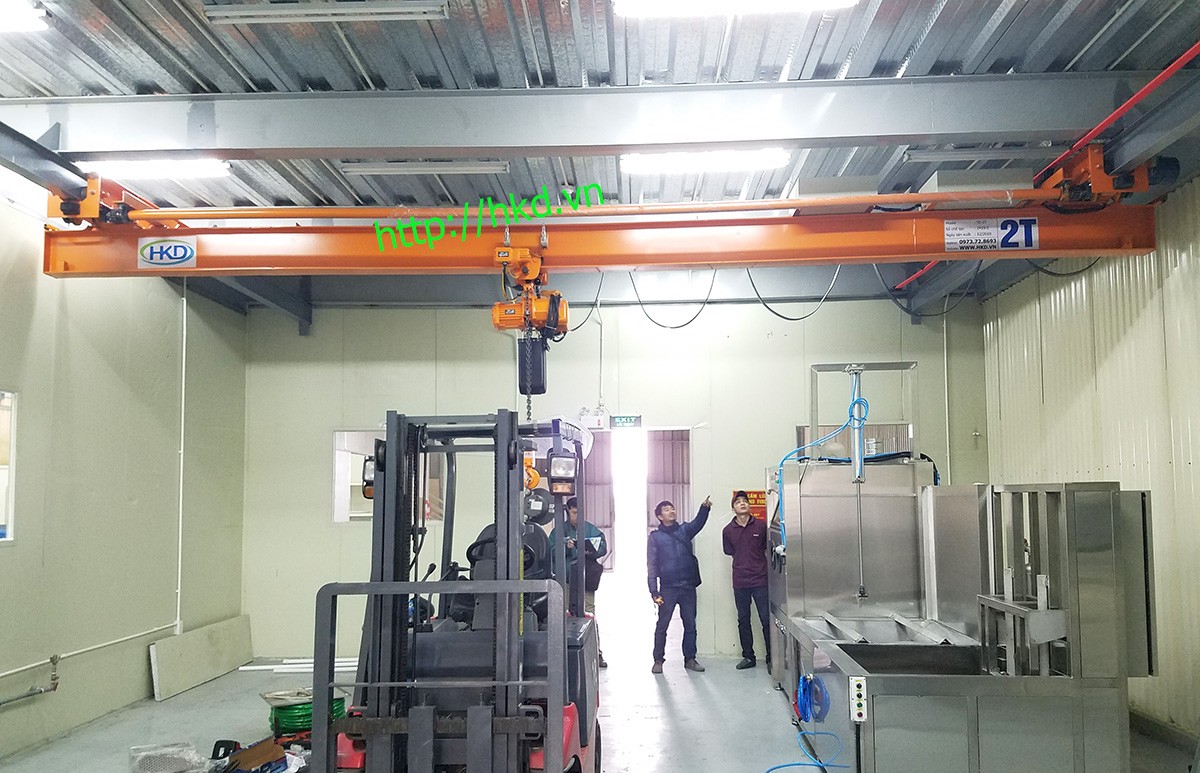 cầu trục treo dầm đơn 2 tấn tại xưởng số 2