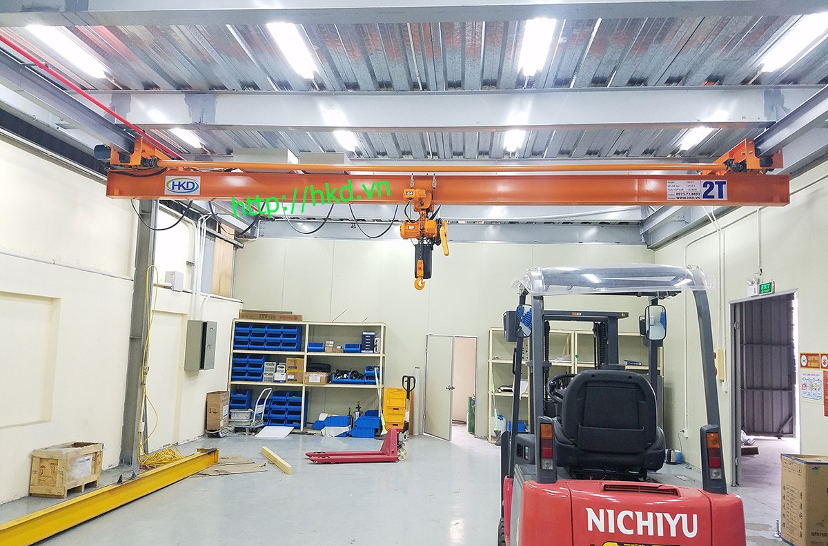 cầu trục treo 2 tấn đẹp trong nhà xưởng sạch
