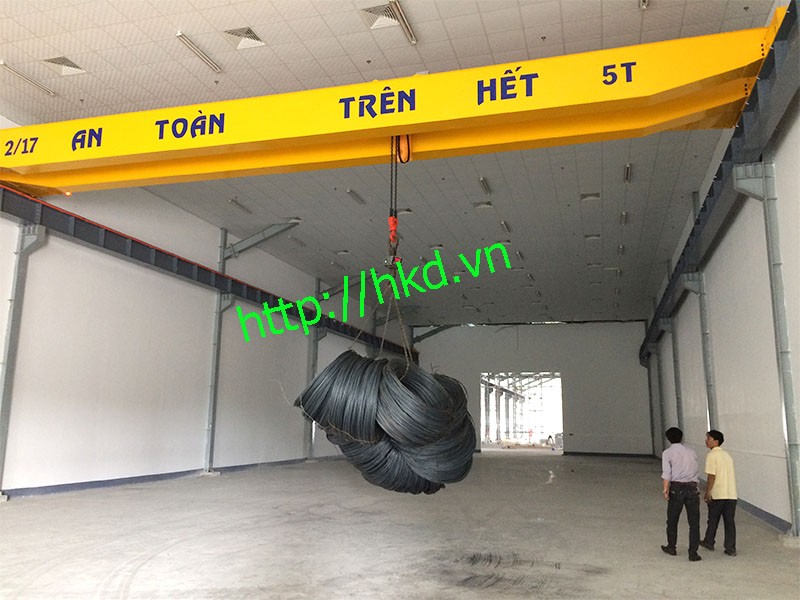 cầu trục dầm đôi 5 tấn lắp cho xưởng vật liệu xây dựng