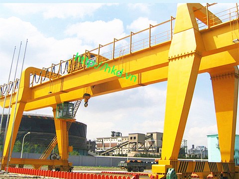 cổng trục dầm đôi 30 tấn