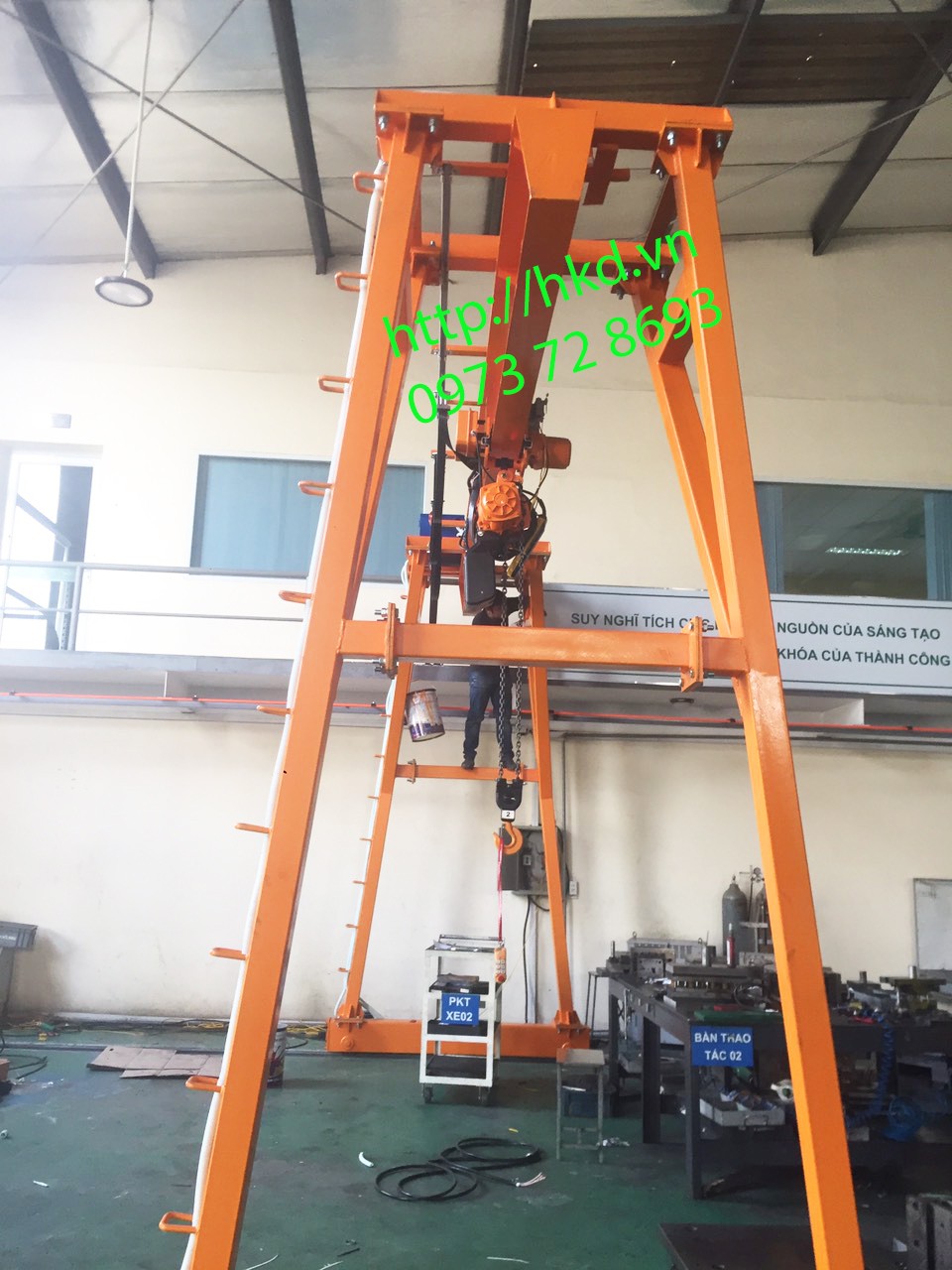 Cổng trục 2 tấn dầm đơn nhìn từ phía ngang