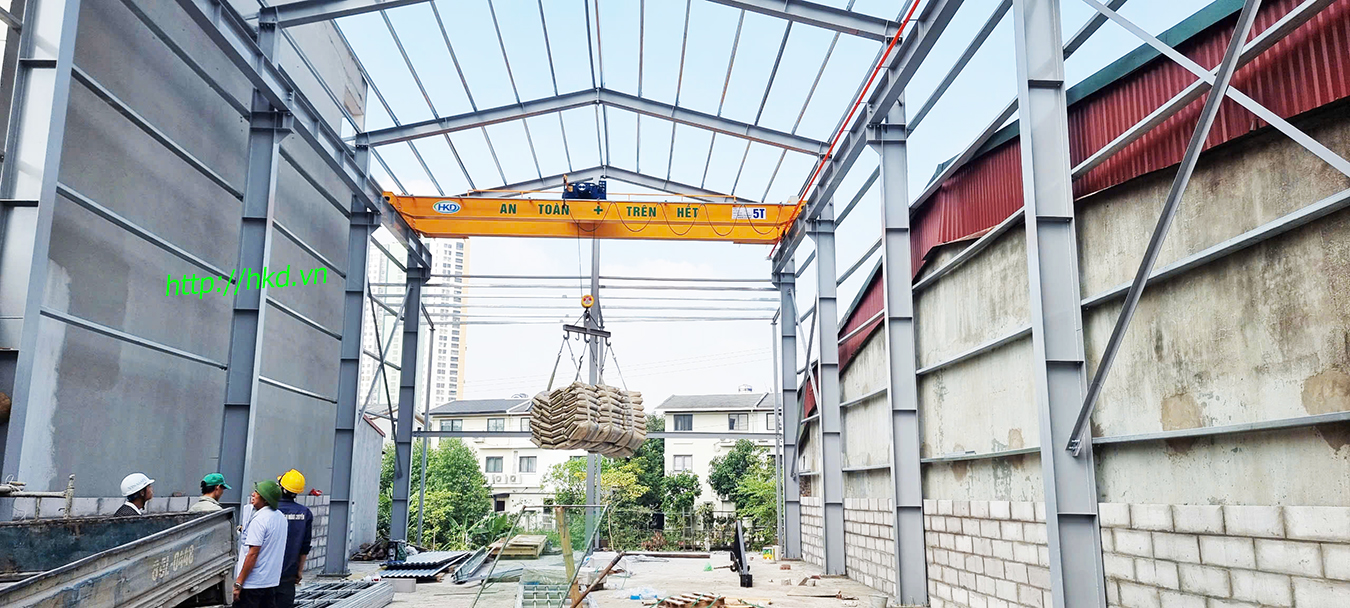 Cầu trục 5 tấn + khung nhà xưởng trọn bộ