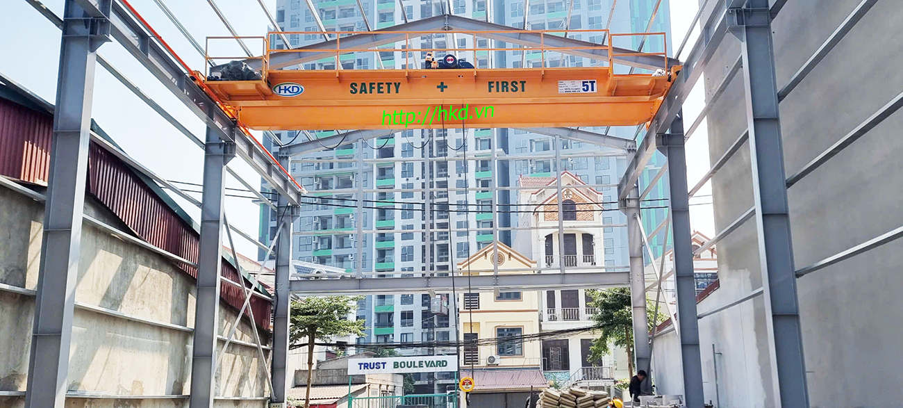 Cầu trục nhà xưởng 5 tấn dầm đôi do HKD Crane cung cấp lắp đặt