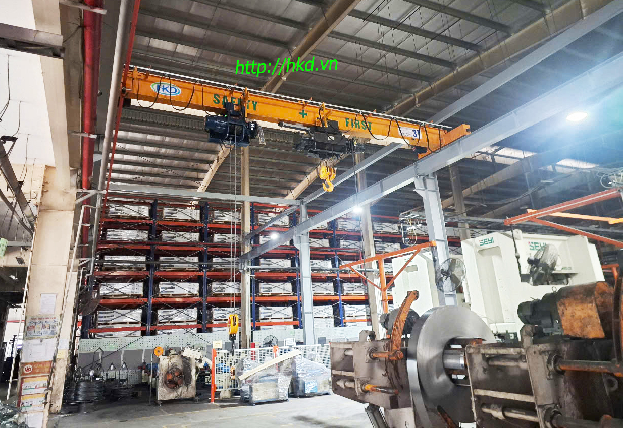 Cầu trục dầm đơn 3 tấn sử dụng 2 Pa lăng trên một dầm