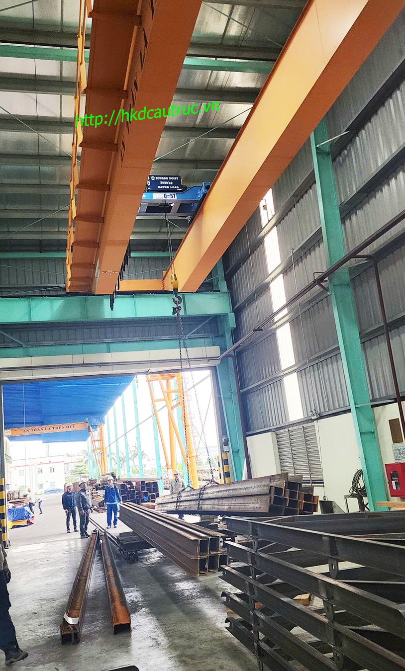 Xe con 5 tấn thử tải kiểm định