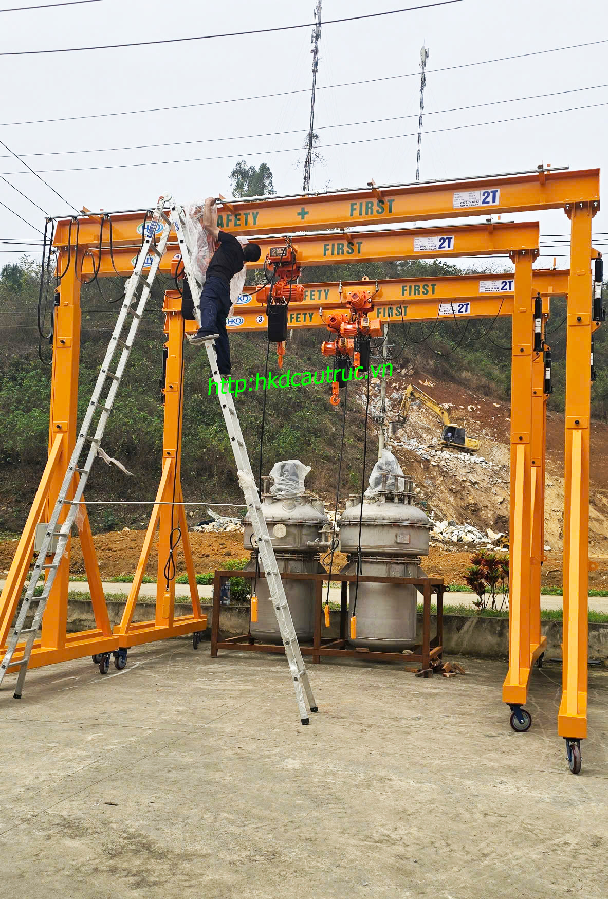 Cổng trục đẩy tay 2 tấn x 5m