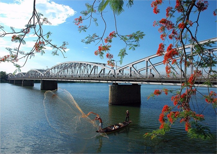Huế tình yêu của tôi, cầu trục 5 tán