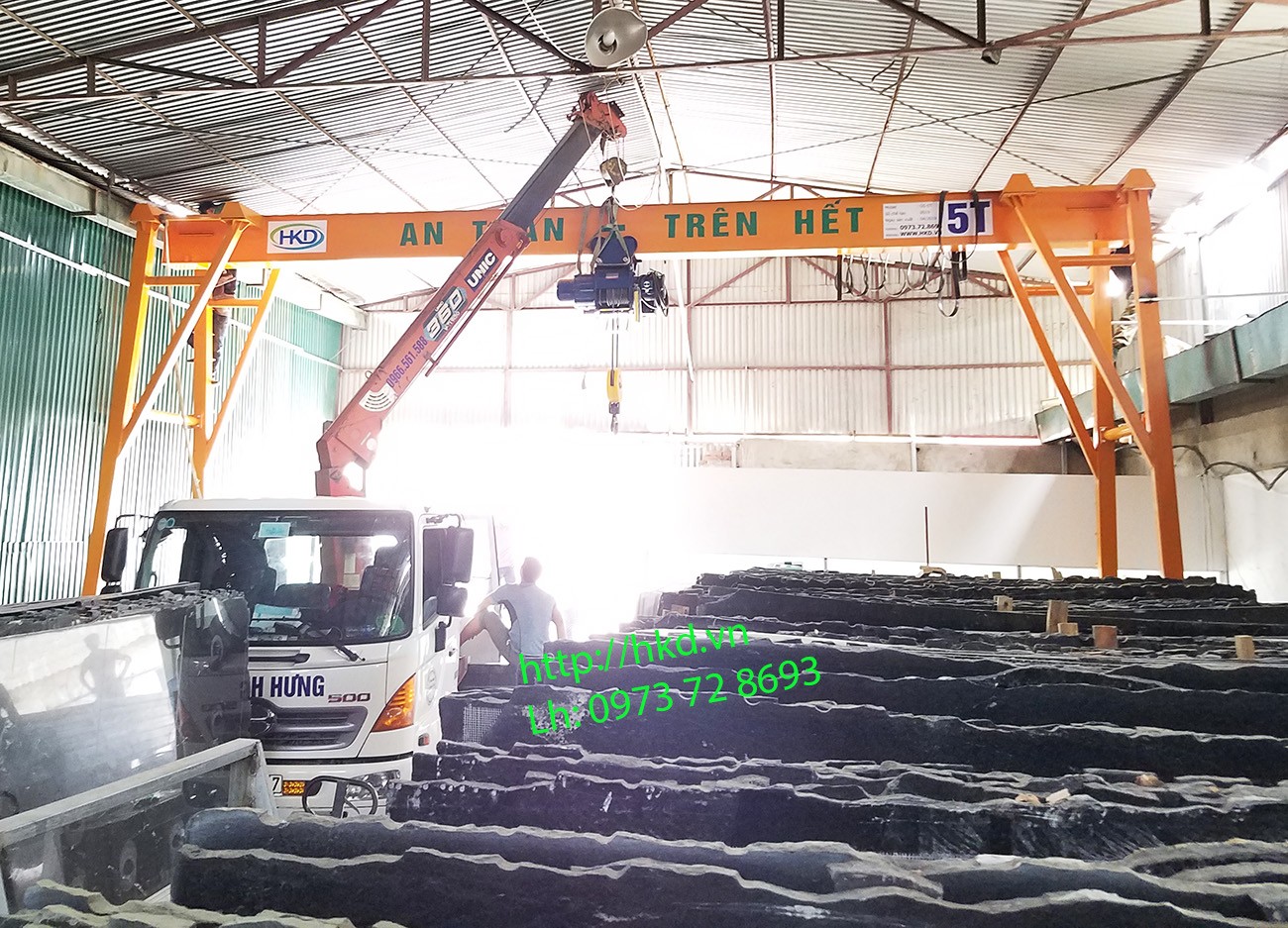 cổng trục dầm đơn 5 tấn dùng nâng hạ đá