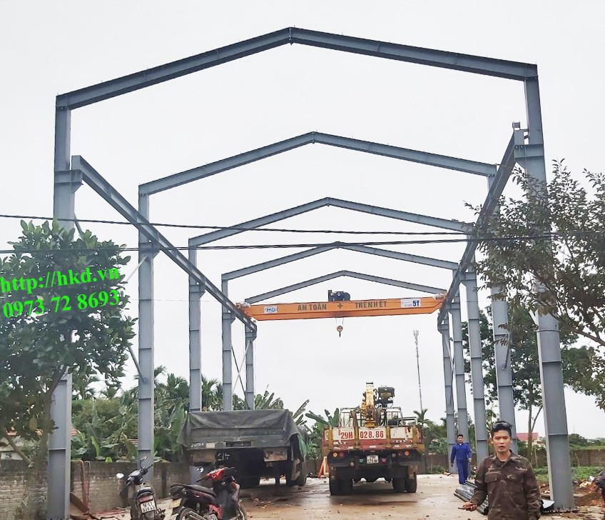 Nhà thép và cầu trục 5 tấn dầm đôi