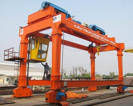 cổng trục chân dê
